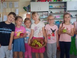 b_1024_768_0_00_images_2023_2024_Swietlica_jablko_385254831_780740843853866_319932679972275396_n